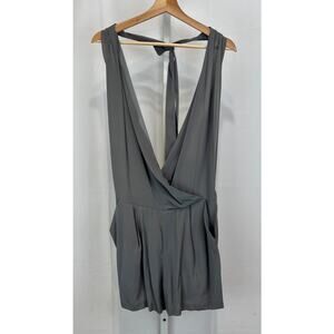 EMERSON THORPE Silk Shorts Romper Sleeveless Halter V Neck Open Back Gray Size M